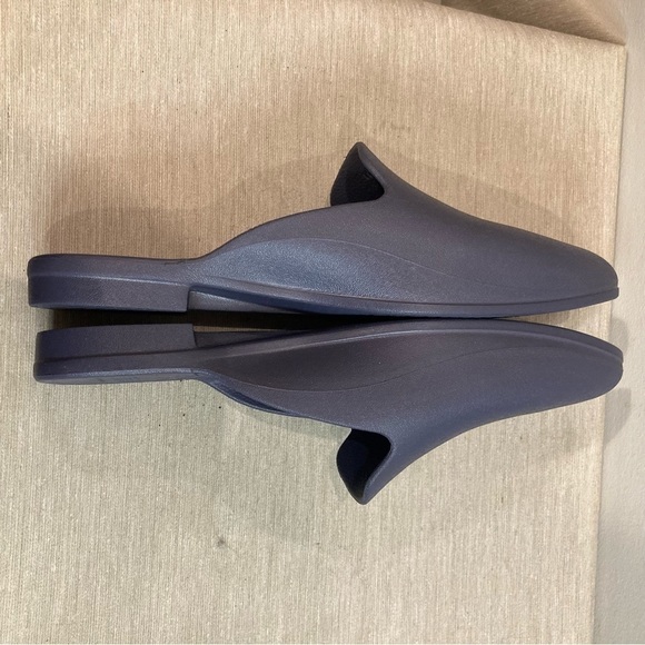 NATIVE Sz 9 Ara Bloom Slip  on Almond Toe Mules in Purple Blue - Picture 10 of 10